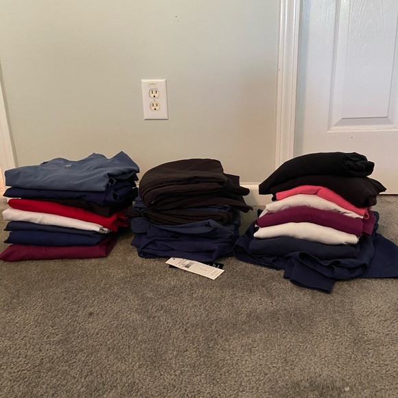 Huge scrubs lot Greys Anatomy L/XL petite LP/XLP - Picture 3 of 3